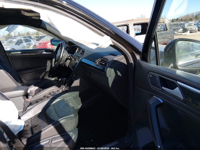 2020 VOLKSWAGEN TIGUAN 3VV4B7AX4LM121262 Photo 4