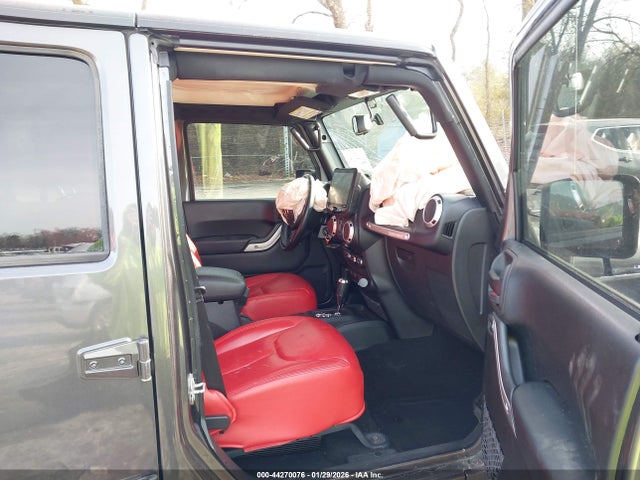 1C4HJWEG5JL902698 Jeep Wrangler Jk Unlimited Sahara