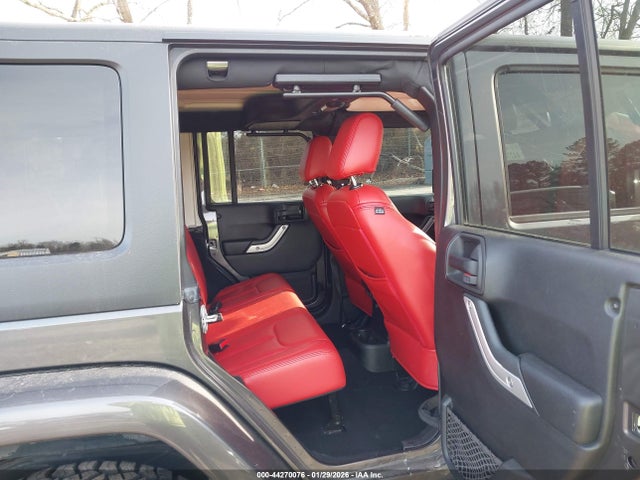 1C4HJWEG5JL902698 Jeep Wrangler Jk Unlimited Sahara