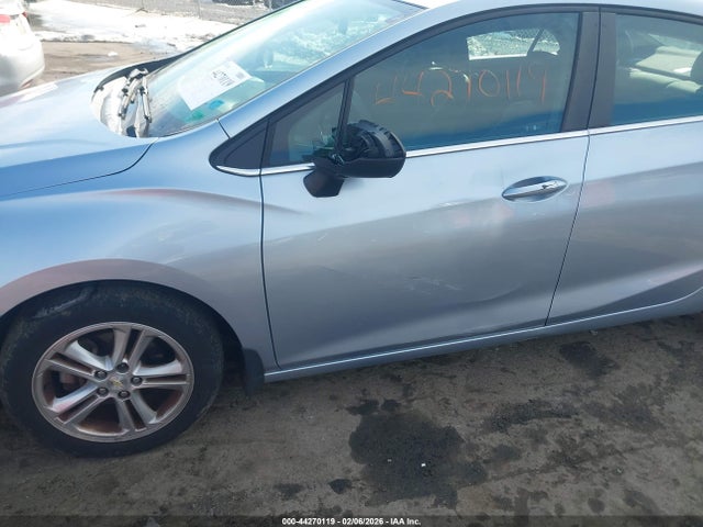Chevrolet Cruze Lt Auto 2018 1G1BE5SMXJ7122292 Image 17