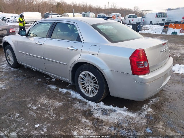 2010 CHRYSLER 300 2C3CA5CV8AH122749 Photo 2
