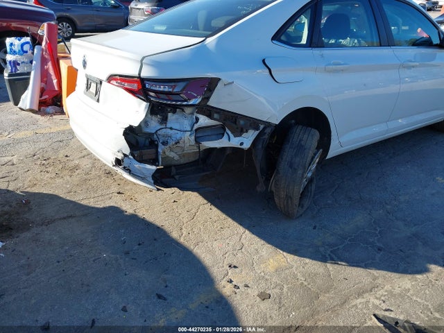 Продаж на аукціоні авто 2019 Volkswagen Jetta 1.4t R-line/1.4t S/1.4t Se, vin: 3VWCB7BU4KM273004, номер лоту: 44270235