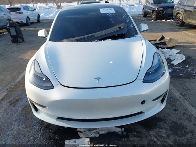 Продажа на аукционе авто 2022 Tesla Model 3 Performance Dual Motor All-wheel Drive, vin: 5YJ3E1EC6NF348532, номер лота: 44270287