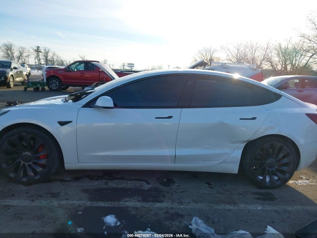 Продажа на аукционе авто 2022 Tesla Model 3 Performance Dual Motor All-wheel Drive, vin: 5YJ3E1EC6NF348532, номер лота: 44270287