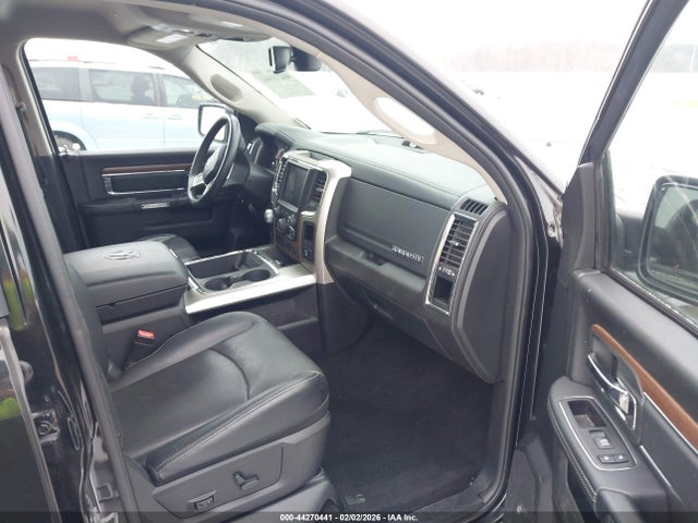 44270441 :رقم المزاد ، 1C6RR7NTXHS774143 vin ، 2017 Ram 1500 Laramie  4x4 5'7 Box مزاد بيع