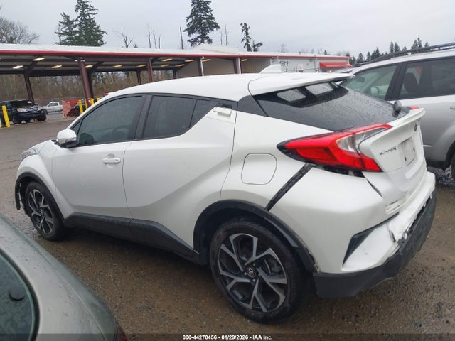 Toyota C-HR XLE 2019 NMTKHMBX2KR070262 Image 15