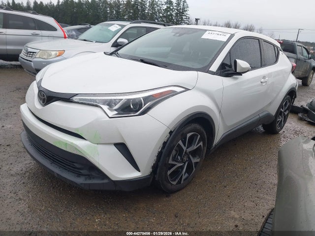 Toyota C-HR XLE 2019 NMTKHMBX2KR070262 Image 2