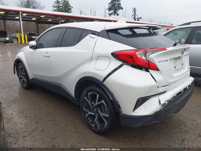 Toyota C-HR XLE 2019 NMTKHMBX2KR070262 Image 3