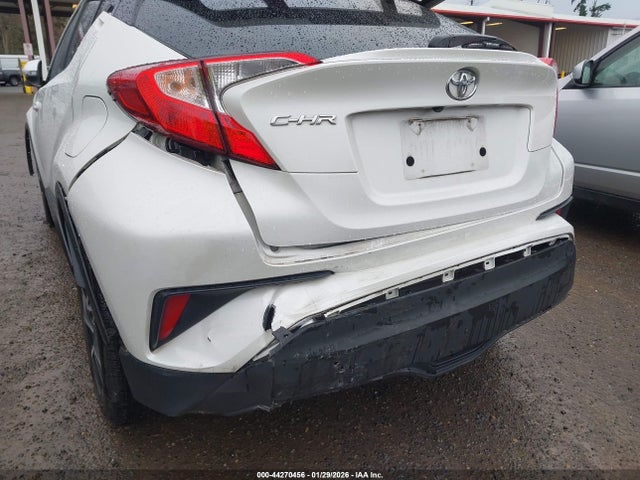 Toyota C-HR XLE 2019 NMTKHMBX2KR070262 Image 6