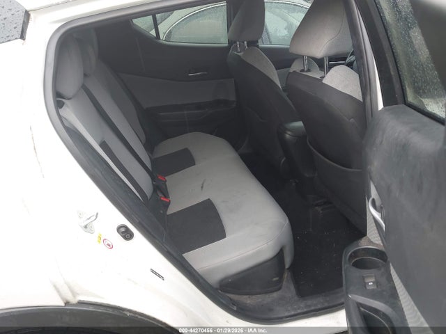 Toyota C-HR XLE 2019 NMTKHMBX2KR070262 Image 8