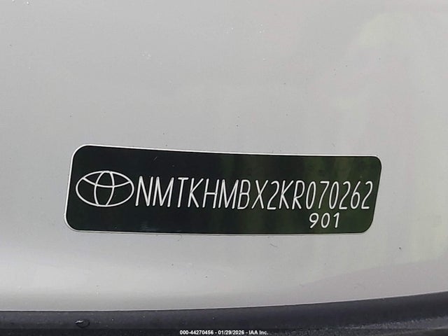 Toyota C-HR XLE 2019 NMTKHMBX2KR070262 Image 9