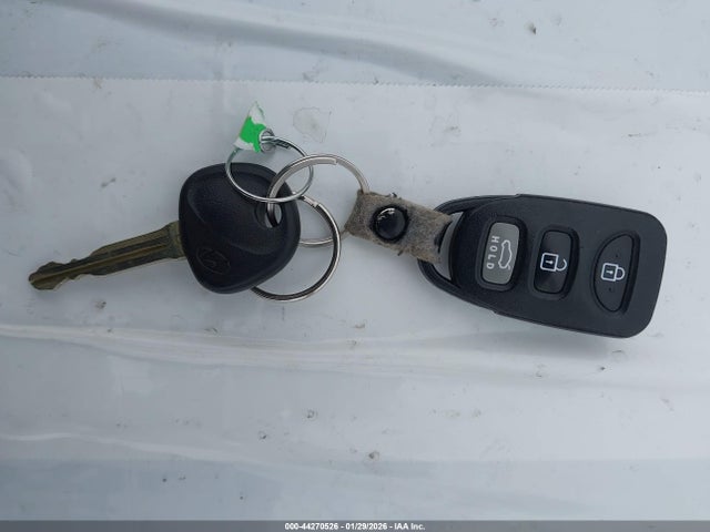 KMHDH4AE6FU354100 Hyundai ELANTRA SE