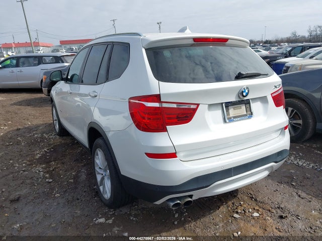 2015 BMW X3 5UXWX9C56F0D54004 Photo 2