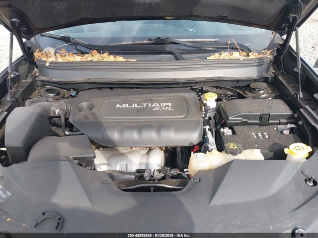 44270580 :رقم المزاد ، 1C4PJMLB5KD161486 vin ، 2019 Jeep Cherokee Latitude Plus 4x4 مزاد بيع