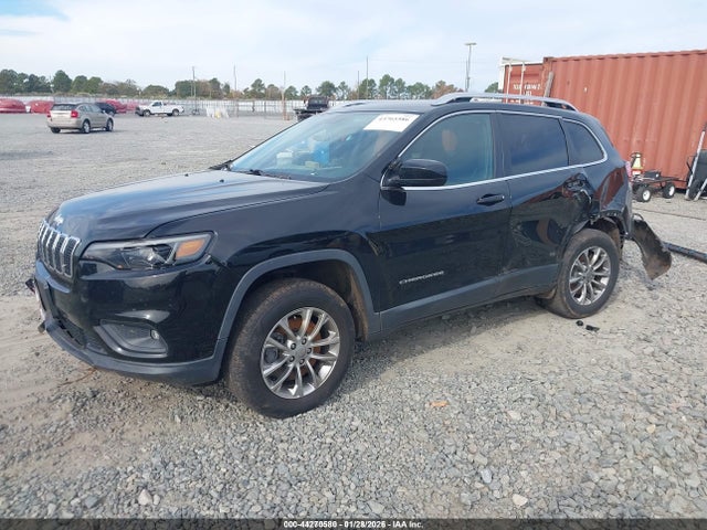 44270580 :رقم المزاد ، 1C4PJMLB5KD161486 vin ، 2019 Jeep Cherokee Latitude Plus 4x4 مزاد بيع