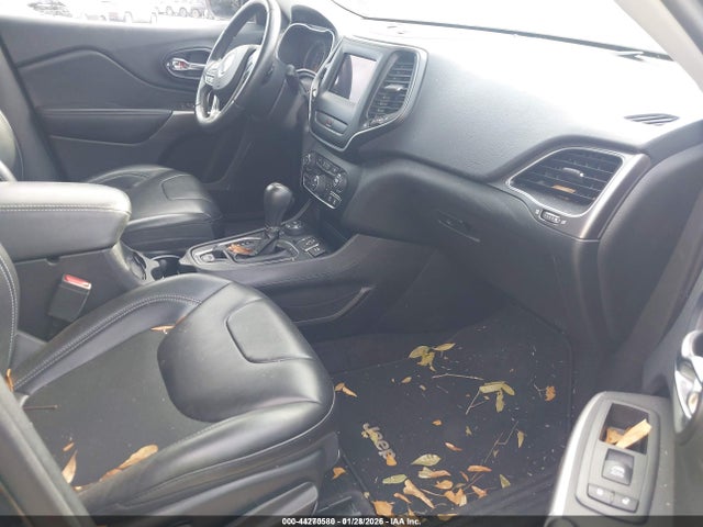 44270580 :رقم المزاد ، 1C4PJMLB5KD161486 vin ، 2019 Jeep Cherokee Latitude Plus 4x4 مزاد بيع