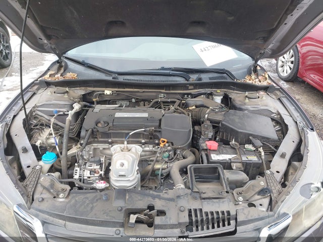 44270603 :رقم المزاد ، 1HGCR2F31FA196373 vin ، 2015 Honda Accord Lx مزاد بيع