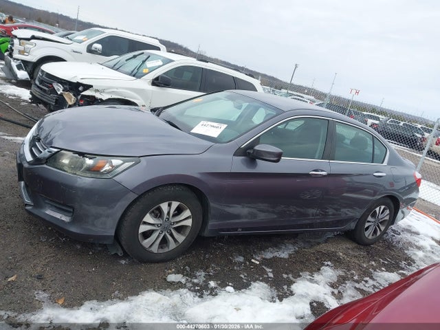 44270603 :رقم المزاد ، 1HGCR2F31FA196373 vin ، 2015 Honda Accord Lx مزاد بيع