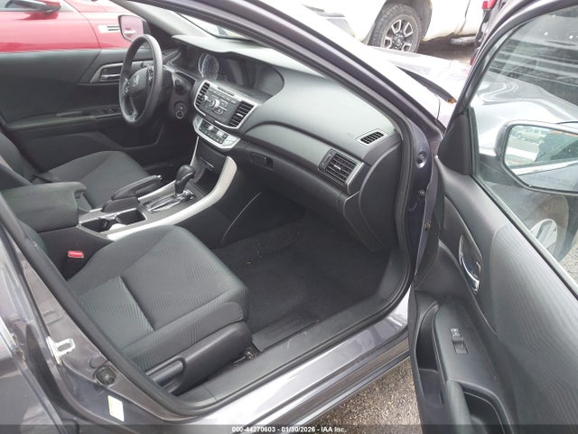44270603 :رقم المزاد ، 1HGCR2F31FA196373 vin ، 2015 Honda Accord Lx مزاد بيع