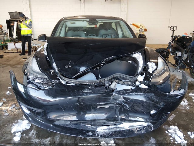 5YJ3E1EB9KF441841 Tesla Model 3 Long Range/performance