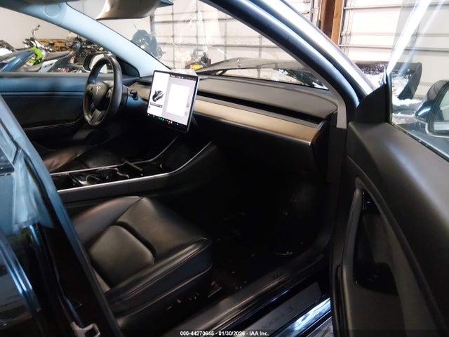 5YJ3E1EB9KF441841 Tesla Model 3 Long Range/performance