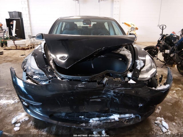 5YJ3E1EB9KF441841 Tesla Model 3 Long Range/performance