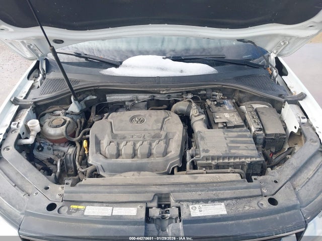 2018 Volkswagen Tiguan 2.0t Se/2.0t Sel მანქანა იყიდება აუქციონზე, vin: 3VV2B7AX4JM044753, აუქციონის ნომერი: 44270651