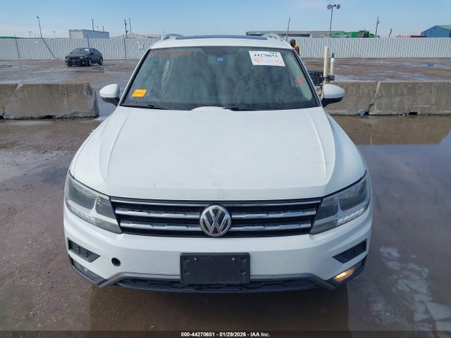 2018 Volkswagen Tiguan 2.0t Se/2.0t Sel მანქანა იყიდება აუქციონზე, vin: 3VV2B7AX4JM044753, აუქციონის ნომერი: 44270651