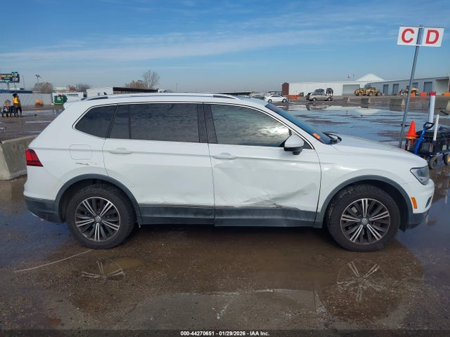 2018 Volkswagen Tiguan 2.0t Se/2.0t Sel მანქანა იყიდება აუქციონზე, vin: 3VV2B7AX4JM044753, აუქციონის ნომერი: 44270651