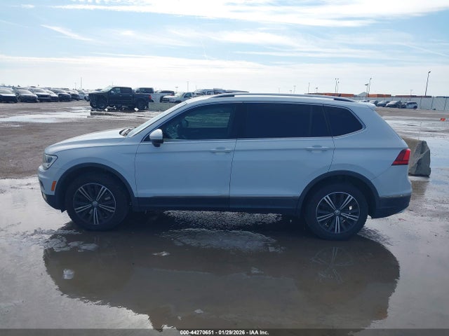 2018 Volkswagen Tiguan 2.0t Se/2.0t Sel მანქანა იყიდება აუქციონზე, vin: 3VV2B7AX4JM044753, აუქციონის ნომერი: 44270651