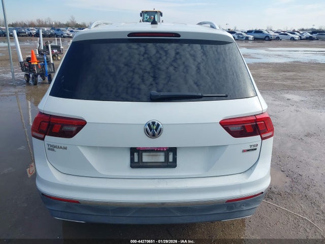 2018 Volkswagen Tiguan 2.0t Se/2.0t Sel მანქანა იყიდება აუქციონზე, vin: 3VV2B7AX4JM044753, აუქციონის ნომერი: 44270651