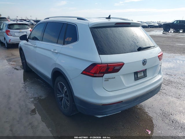 2018 Volkswagen Tiguan 2.0t Se/2.0t Sel მანქანა იყიდება აუქციონზე, vin: 3VV2B7AX4JM044753, აუქციონის ნომერი: 44270651