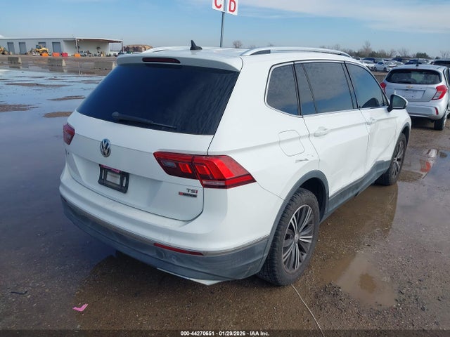 2018 Volkswagen Tiguan 2.0t Se/2.0t Sel მანქანა იყიდება აუქციონზე, vin: 3VV2B7AX4JM044753, აუქციონის ნომერი: 44270651