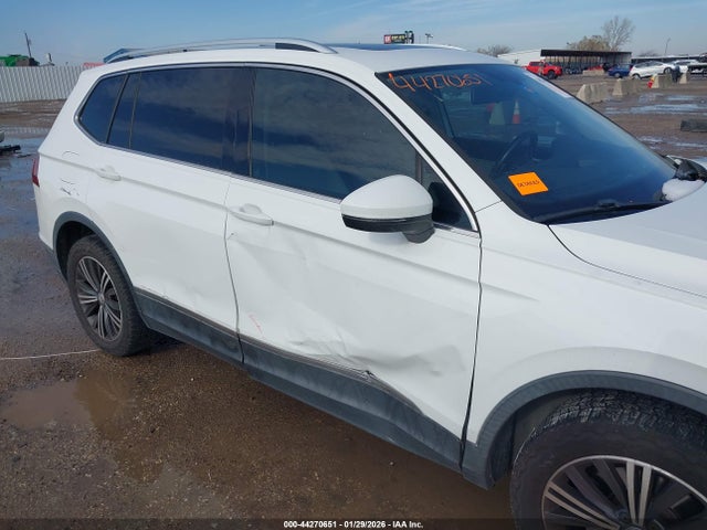 2018 Volkswagen Tiguan 2.0t Se/2.0t Sel მანქანა იყიდება აუქციონზე, vin: 3VV2B7AX4JM044753, აუქციონის ნომერი: 44270651