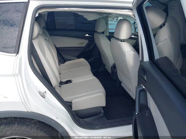 2018 Volkswagen Tiguan 2.0t Se/2.0t Sel მანქანა იყიდება აუქციონზე, vin: 3VV2B7AX4JM044753, აუქციონის ნომერი: 44270651