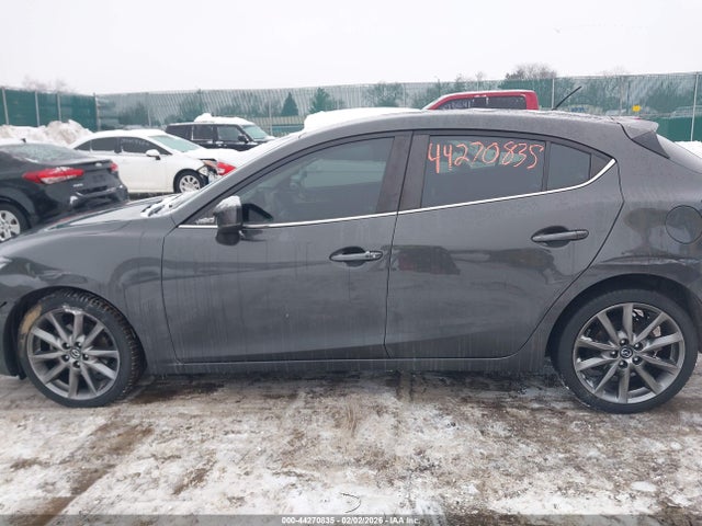Продажа на аукционе авто 2018 Mazda Mazda3 Touring, vin: 3MZBN1L32JM184696, номер лота: 44270835
