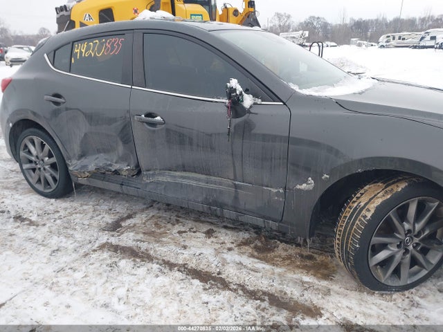Продажа на аукционе авто 2018 Mazda Mazda3 Touring, vin: 3MZBN1L32JM184696, номер лота: 44270835
