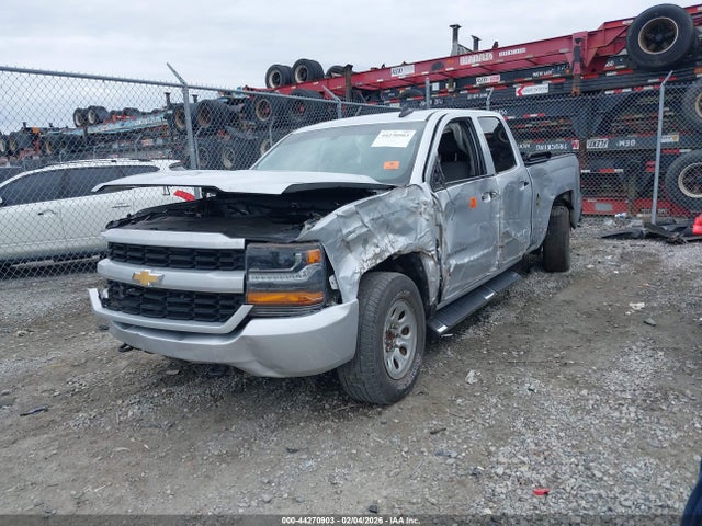 Chevrolet Silverado 1500 Custom 2018 1GCRCPEC0JZ260079 Image 2