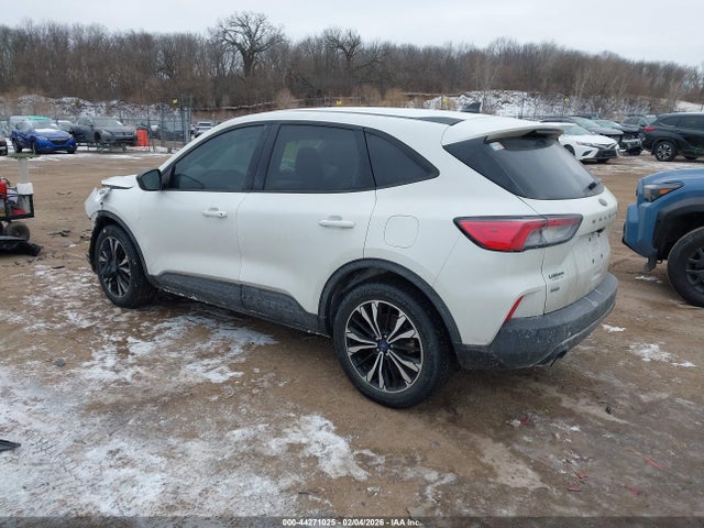2022 Ford Escape Se მანქანა იყიდება აუქციონზე, vin: 1FMCU0G65NUB43646, აუქციონის ნომერი: 44271025