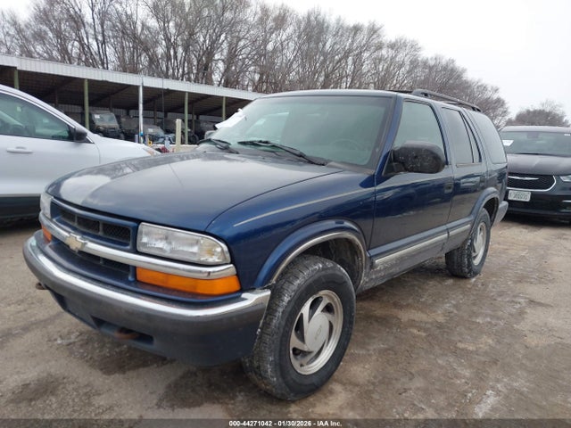 2000 CHEVROLET BLAZER 1GNDT13W1Y2272952 Photo 1
