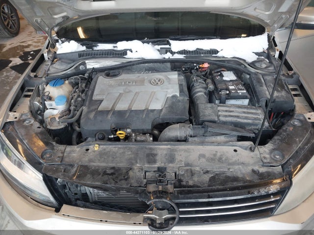 44271103 :رقم المزاد ، 3VWLL7AJ0EM229252 vin ، 2014 Volkswagen Jetta 2.0l Tdi مزاد بيع