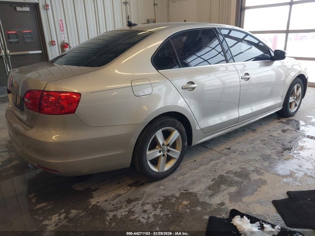 44271103 :رقم المزاد ، 3VWLL7AJ0EM229252 vin ، 2014 Volkswagen Jetta 2.0l Tdi مزاد بيع