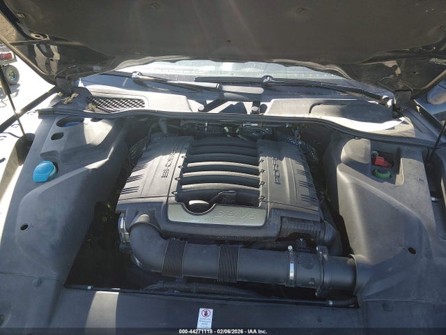 2017 PORSCHE CAYENNE WP1AA2A24HKA88045 Photo 9