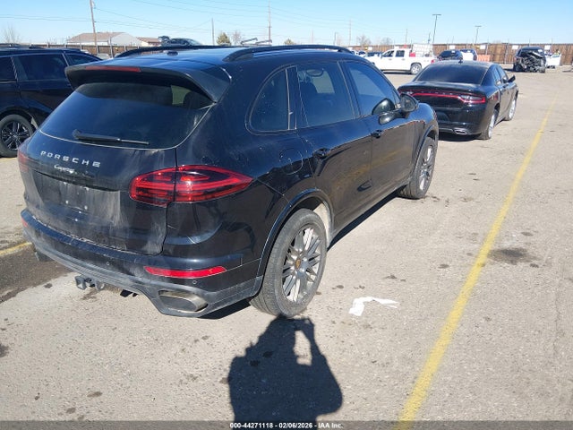 2017 PORSCHE CAYENNE WP1AA2A24HKA88045 Photo 3