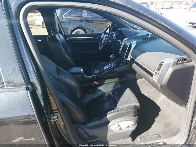 2017 PORSCHE CAYENNE WP1AA2A24HKA88045 Photo 4