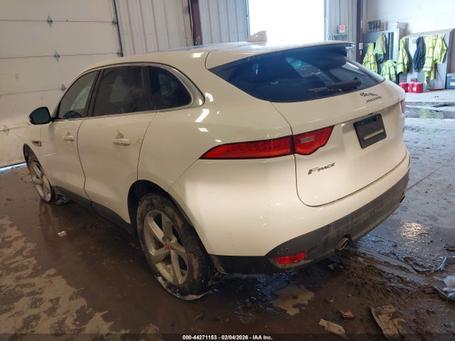 2019 JAGUAR F-PACE SADCJ2FX0KA360915 Photo 2