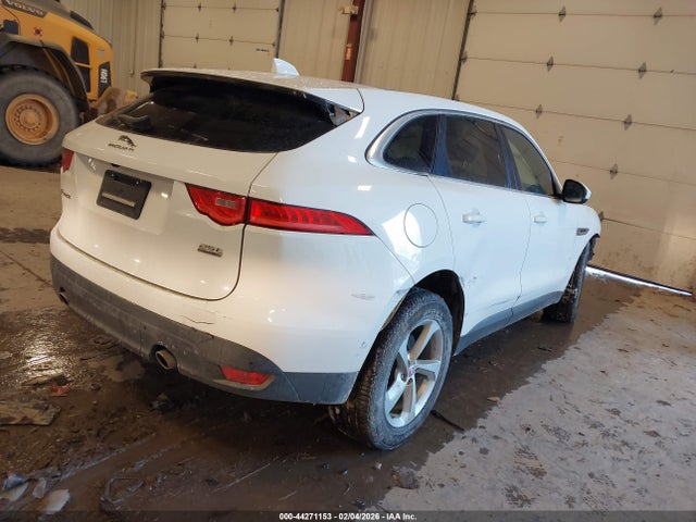 2019 JAGUAR F-PACE SADCJ2FX0KA360915 Photo 3