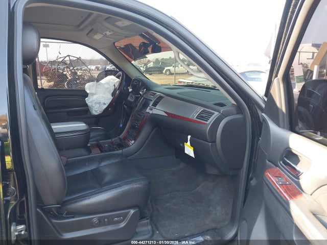 44271213 :رقم المزاد ، 3GYVKNEF3AG177918 vin ، 2010 Cadillac Escalade Ext Premium مزاد بيع