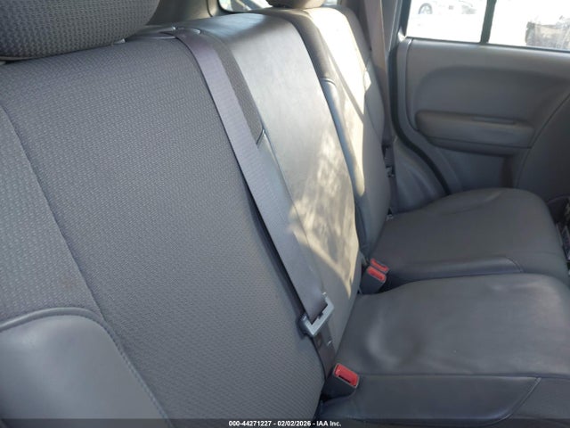 44271227 :رقم المزاد ، 1J4GL38K42W366714 vin ، 2002 Jeep Liberty Renegade مزاد بيع