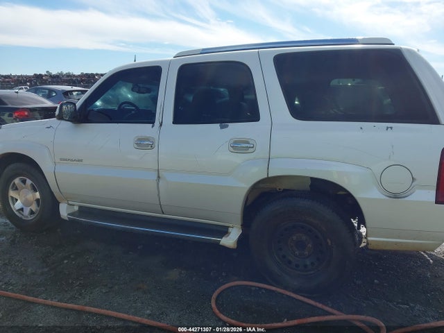 2004 Cadillac Escalade Standard მანქანა იყიდება აუქციონზე, vin: 1GYEC63T84R319115, აუქციონის ნომერი: 44271307